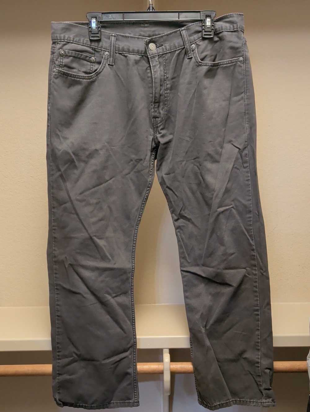 Levi's 514 Men's Straight Khakis in Gray